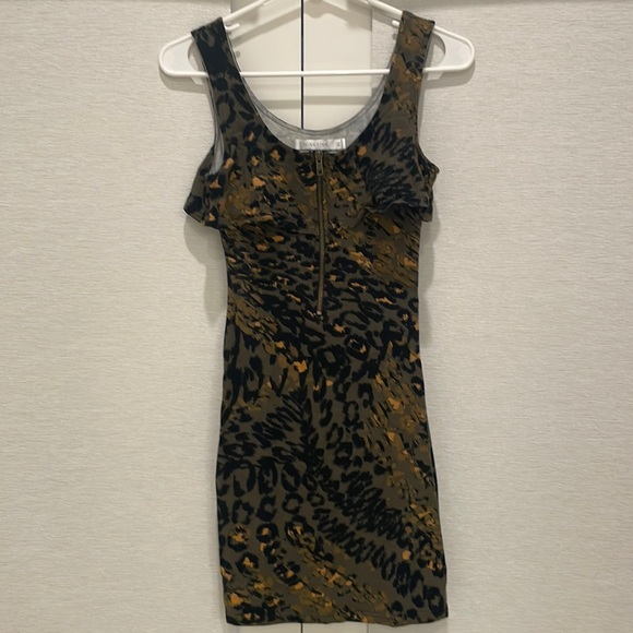 CHEETAH/MILITARY/CAMOUFLAGE DRESS! QUARTER ZIP ADJUSTABLE FRONT! Size: XS - Picture 3 of 7